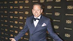 Zpěvák Matěj Ruppert slaví narozeniny. Oženil se na lodičce uprostřed šumavské řeky