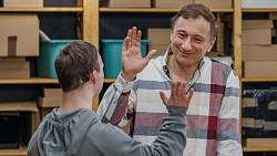 Dnes v Ulici: Erik je u Hruškových jako doma a Vaškem mírně zamává možnost odmítnutí jeho žádosti o ruku