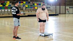 Tajné přejídání, fastfoody po cestě domů a 185 kilo. Tomáš z Extrémních proměn bojuje o život i rodinu