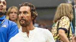 Matthew McConaughey v životní roli: Na světě je trailer jeho nového moderního westernu