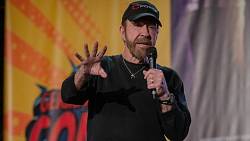 Krvavé diamanty: Ve čtvrtek k vám domů vtrhne Chuck Norris