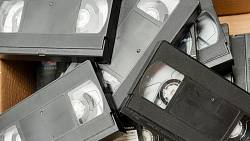 Pamatujete si na éru rychlodabingu? Najdete ho ve Slunce, seno nebo dodnes na Netflixu