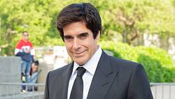 David Copperfield slaví 70. Zmizel z Las Vegas a jeho rodinné tajemství vede až do Česka