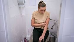 Sebepoškozování v Ulici: Stres dožene Žofku k zoufalému činu Sebepoškozování v Ulici: Stres dožene Žofku k zoufalému činu