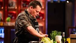 MasterChef Česko: Foie gras, brzlík nebo prasečí hlava. Při čtvrté výzvě bylo třeba hlavně ostrých loktů a pevných nervů MasterChef Česko: Foie gras, brzlík nebo prasečí hlava. Při čtvrté výzvě bylo třeba hlavně ostrých loktů a pevných nervů