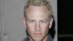 Své hrdiny z Beverly Hills 90210 byste dnes nepoznali, ale stále je můžete vídat ve filmech a seriálech Své hrdiny z Beverly Hills 90210 byste dnes nepoznali, ale stále je můžete vídat ve filmech a seriálech