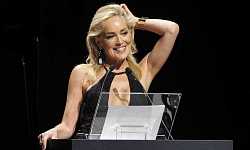Hvězda Základního instinktu Sharon Stone oplakává adoptivní babičku, která zemřela na Covid-19 Hvězda Základního instinktu Sharon Stone oplakává adoptivní babičku, která zemřela na Covid-19