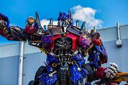 Transformers: Zánik (2014): Hvězda filmu oplakává otce, který zemřel na COVID-19 Transformers: Zánik (2014): Hvězda filmu oplakává otce, který zemřel na COVID-19