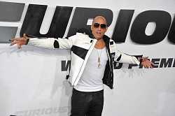 Rychle a zběsile 9: Svalovec Vin Diesel za volantem luxusních bouráků a nebezpečně krásná Charlize Theron Rychle a zběsile 9: Svalovec Vin Diesel za volantem luxusních bouráků a nebezpečně krásná Charlize Theron