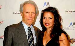 Vražda na Eigeru: Clint Eastwood, režisér a herec v jedné osobě nechtěl, aby za něj někdo zaskakoval Vražda na Eigeru: Clint Eastwood, režisér a herec v jedné osobě nechtěl, aby za něj někdo zaskakoval