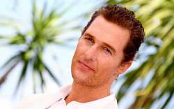 Matthew McConaughey a jeho cesta ke slávě. Od čističe kurníků přes natáčení reklam až k titulu nejvíce sexy muže planety Matthew McConaughey a jeho cesta ke slávě. Od čističe kurníků přes natáčení reklam až k titulu nejvíce sexy muže planety