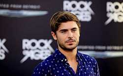 Šťastný Nový rok: Zamilovaný Zac Efron, záchvaty smíchu a změna rolí na poslední chvíli Šťastný Nový rok: Zamilovaný Zac Efron, záchvaty smíchu a změna rolí na poslední chvíli