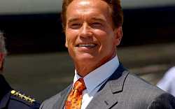 Arnold Schwarzenegger se v 73 letech stal poprvé dědečkem. Malá Lyla Marie je potomkem J. F. Kennedyho