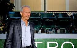 Clint Eastwood se ve svých devadesáti letech už zase nudí, a tak začal pracovat na dalším projektu Clint Eastwood se ve svých devadesáti letech už zase nudí, a tak začal pracovat na dalším projektu