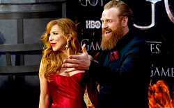 Kristofer Hivju ze Hry o trůny promluvil o boji s koronavirem. Co vzkázal fanouškům? Kristofer Hivju ze Hry o trůny promluvil o boji s koronavirem. Co vzkázal fanouškům?