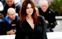 Monica Bellucci: Z modelky krásnou Bond girl. Co dělá slavná herečka dnes a proč už odmítá natáčet erotické scény Monica Bellucci: Z modelky krásnou Bond girl. Co dělá slavná herečka dnes a proč už odmítá natáčet erotické scény