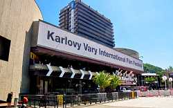 Mezinárodní filmový festival Karlovy Vary proběhne na podzim. Co nás čeká? Mezinárodní filmový festival Karlovy Vary proběhne na podzim. Co nás čeká?