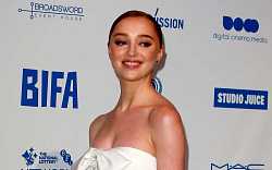 Kdo je nová hvězda Netflixu Phoebe Dynevor Kdo je nová hvězda Netflixu Phoebe Dynevor