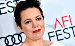 Olivia Colman byla z pozvání do Buckinghamského paláce tak nadšená, že si něco musela ukrást domů Olivia Colman byla z pozvání do Buckinghamského paláce tak nadšená, že si něco musela ukrást domů