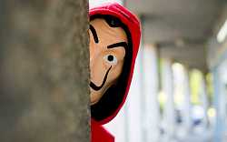 Co jste nevěděli o hercích, kteří se skrývají za maskami ve španělském seriálu Papírový dům