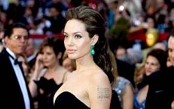 Angelina Jolie: Jak se hollywoodská kráska cítila po zhlédnutí jejího prvního filmu?