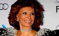 Herečka Sophia Loren oslavila úctyhodné 86. narozeniny. Jak se z bídy dostala na vrchol
