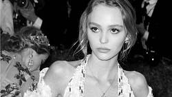 Lily-Rose Melody Depp: Vycházející hvězdička, kterou můžete zanedlouho vidět v kině ve filmu Voyagers – Vesmírná mise