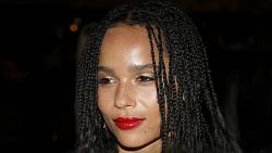 Hitchcockův styl: Zoë Kravitz v novém filmu Kimi s českým dabingem