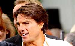 Helma Toma Cruise z filmu Top Gun se vydražila za 250 000 liber
