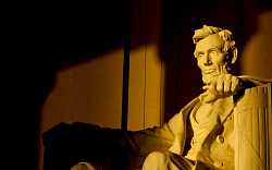 Nejhorší filmy všech dob: Abraham Lincoln vs. Zombies aneb hustějšího prezidenta jste ještě neviděli Nejhorší filmy všech dob: Abraham Lincoln vs. Zombies aneb hustějšího prezidenta jste ještě neviděli