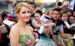 J. K. Rowlingová vrátila cenu za podporu lidských práv: předsedkyně udělující organizace odsoudila její transfobní výroky