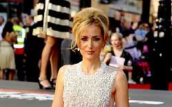 Ze sexuoložky Železnou lady: Gillian Anderson exceluje v nové řádě úspěšného seriálu The Crown