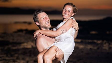 Honeymoon – líbánky k nepřežití: Chtělo by to trochu akčnější sestřihy a návaznost. Procházky a vaření rýže je trochu nuda Honeymoon – líbánky k nepřežití: Chtělo by to trochu akčnější sestřihy a návaznost. Procházky a vaření rýže je trochu nuda