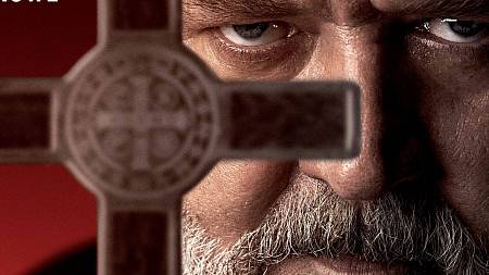 Russell Crowe to brzy rozbalí na Netflixu. Jako Papežův exorcista se postaví ďáblu Russell Crowe to brzy rozbalí na Netflixu. Jako Papežův exorcista se postaví ďáblu