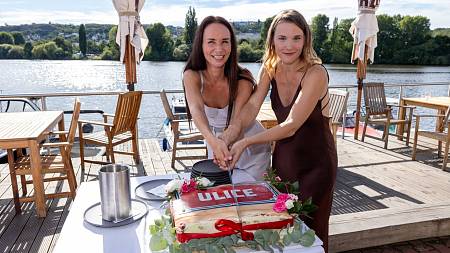 Ulice slaví 20 let. K narozeninám jí přišly popřát desítky herců ze všech sezón