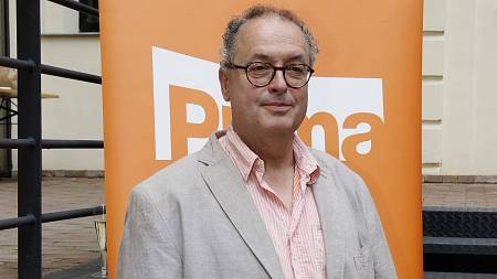 Vánoce se blíží. Víte, že tatínek z reklamy se dvakrát oženil s jednou ženou?