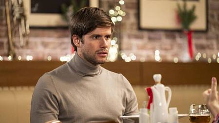 V pondělní Ulici se starosta snaží udržet Martinu v nemocnici. Jitka proniká na internet