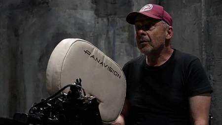 Václav Marhoul dotočil nový film v Hollywoodu. Po drsném Ptáčeti stvořil komorní dílo, které si hbitě kráčí pro Oscara