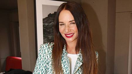 Herečka Sandra Nováková je zamilovaná až po uši do filmového režiséra. Seznámil je Ondřej Brzobohatý