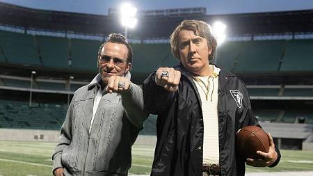 Nicolas Cage se pro roli legendy NFL změnil k nepoznání. FIlm ukáže vznik sportovní ikony