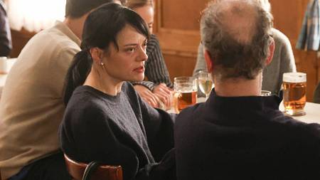 Drbárna ze Strání – Kamarádi: Na zámku je další těhule a do Strání se blíží katastrofa