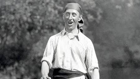 Kam se hrabou Pelíšky. Zítra odpoledne běží na TV Prima nejvtipnější česká komedie všech dob. Kdo ji nezná, není Čech