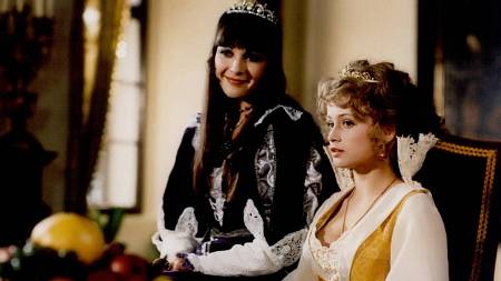 Kvíz: 2 ze 3 Čechů tvrdí, že znají české seriály. Většina „znalců“ ale vyhoří už na třetí otázce