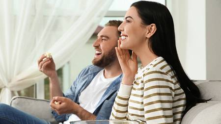 Zítra vysílá Nova Cinema nejvtipnější komedii všech dob. Komu je nad 50 a neviděl ji, propadne se do filmového pekla