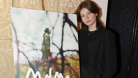 Filmová hádanka: Vnučka legendárního herce Jiřího Kodeta je nadějnou mladou herečkou. Víte, kdo to je?