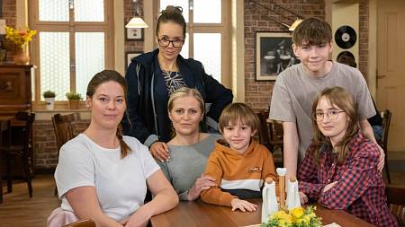 Ulice: "Dejte celou rodinu pryč. Zbytečňákovi." Ani příslib pikantního vztahu diváky neobměkčil