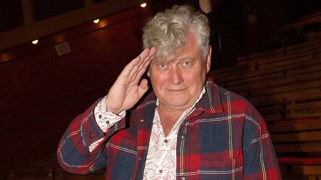 Ulice: Tonda Hložánek má třídu rád. Jeho představitel režíroval slavnou komedii