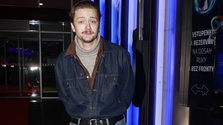 Jak vypadá syn Romana Zacha: Dvoumetrového charismatického krasavce nepřehlédnete. Je také herec