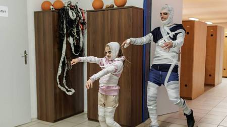 Zítra v Ulici: V pátek Filip pořádně vytočí Petra a ve škole proběhne strašidelná párty