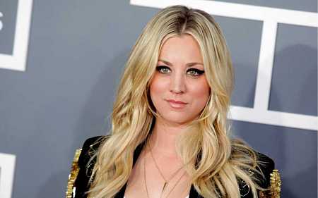 Kaley Cuoco v novém seriálu září jako letuška obviněná z vraždy. Podařilo se jí vymanit z role Penny? Kaley Cuoco v novém seriálu září jako letuška obviněná z vraždy. Podařilo se jí vymanit z role Penny?